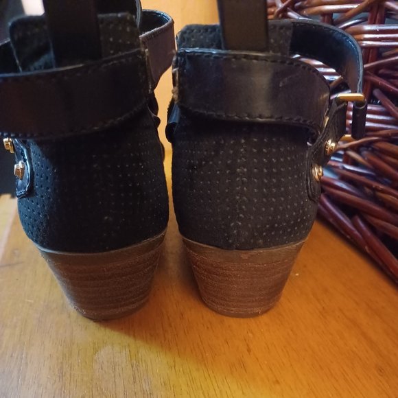 Like new - fab ladies - uber comfy Dr. Scholl's booties! - Picture 5 of 6